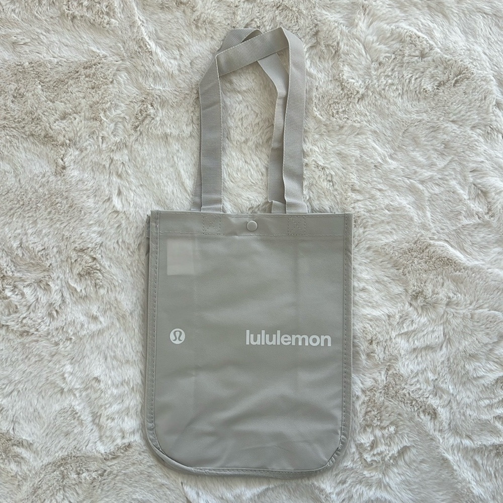 ❤️ Lululemon Limited Edition Brand New Small Tote Bag